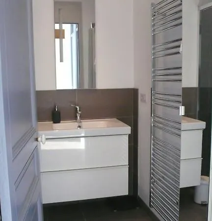 Happy Days, By Welcome To Appartement