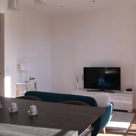 Happy Days, By Welcome To Appartement *